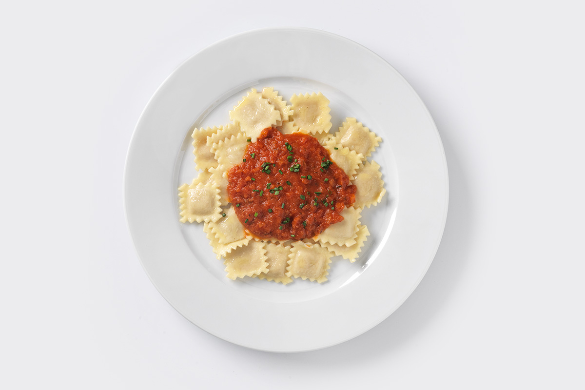 Raviolini Verdura with tomato sauce